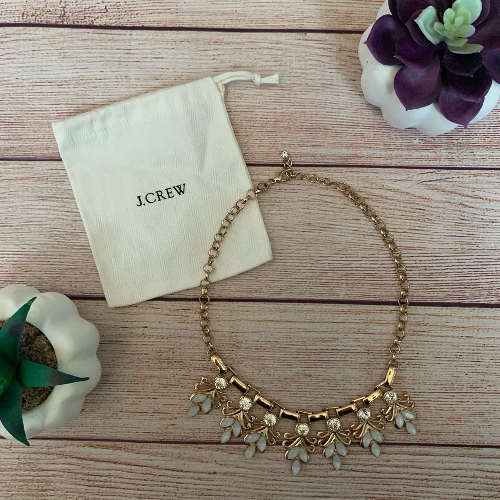 ✨5/$25✨ J. Crew • gold & white statement necklace